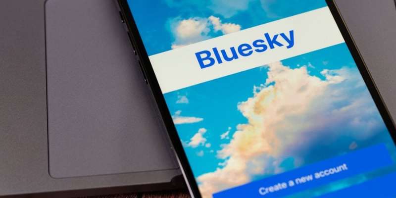 Загострення конкуренції. Соцмережа Bluesky від співзасновника Twitter стане доступною для всіх