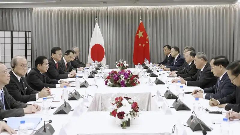 После долгой паузы лидеры Китая, Южной Кореи и Японии провели переговоры