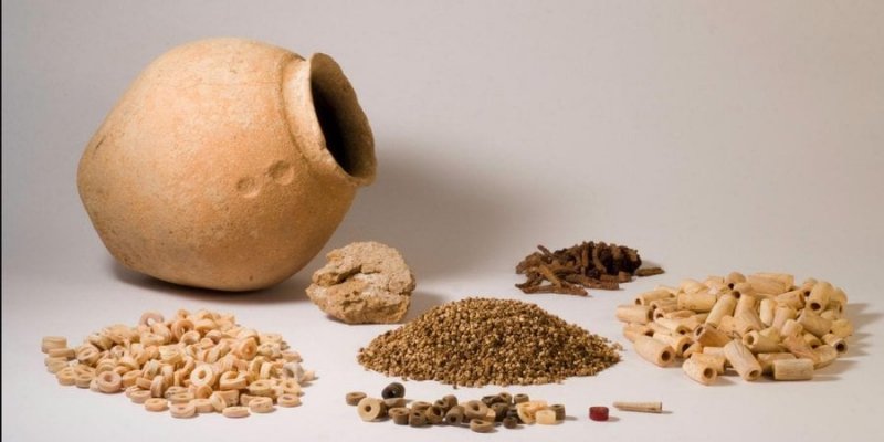 Прикраса чи оберіг? У Йорданії знайдено таємничий горщик із намистинами віком 5600 років